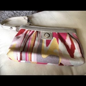 Spartina Linen Wristlet